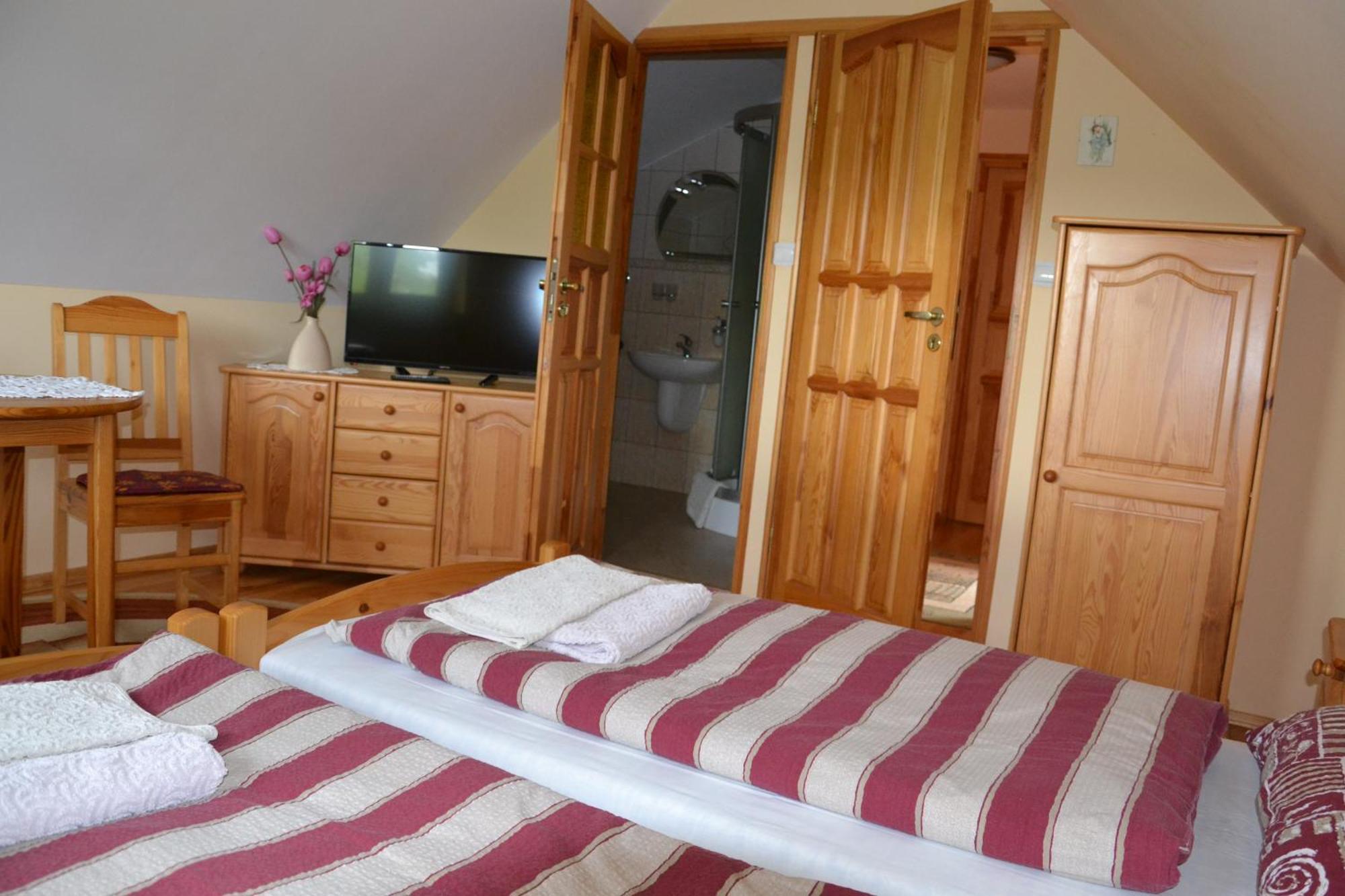 Gosciniec Yaga Bed & Breakfast Wilkasy Bagian luar foto