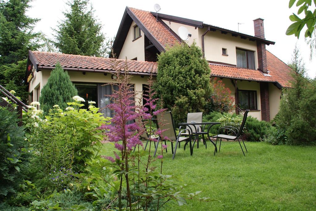 Gosciniec Yaga Bed & Breakfast Wilkasy Bagian luar foto