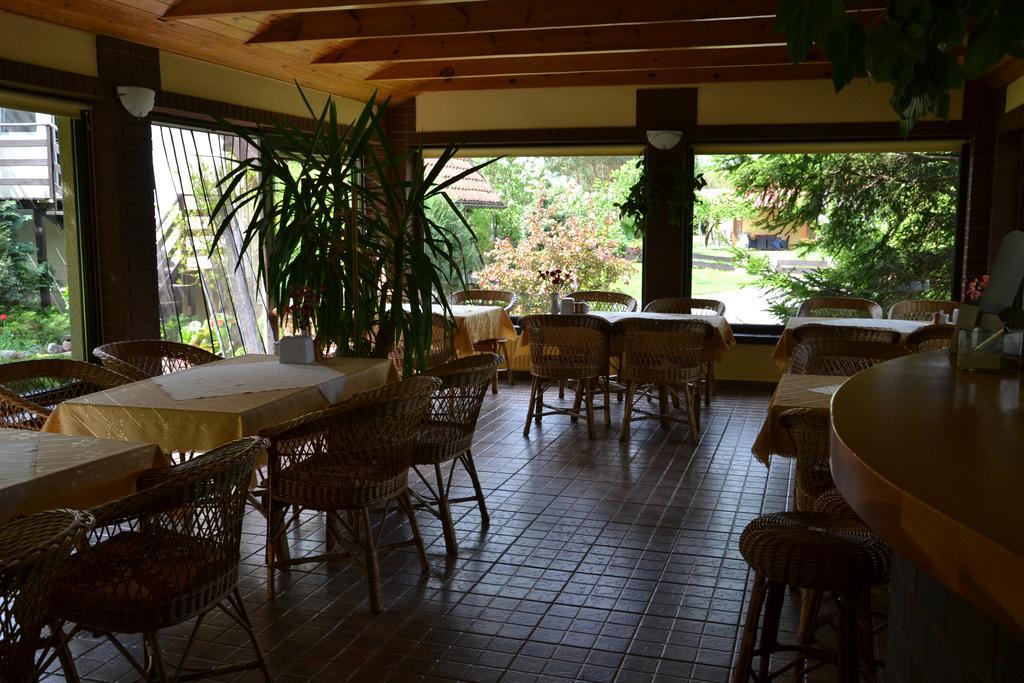 Gosciniec Yaga Bed & Breakfast Wilkasy Bagian luar foto